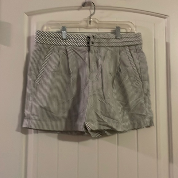 Striped shorts - Picture 1 of 5